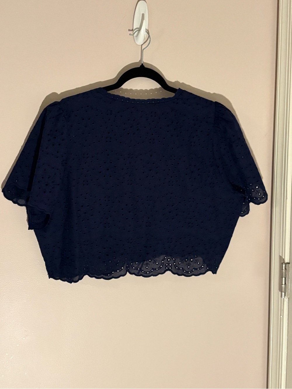 NWT Torrid Belle Isle Navy Eyelet Tie-Front Crop Top Size 0 L 12 - Picture 2 of 5